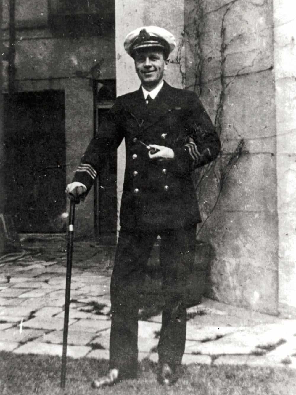 denniston-1919-768x1122px
